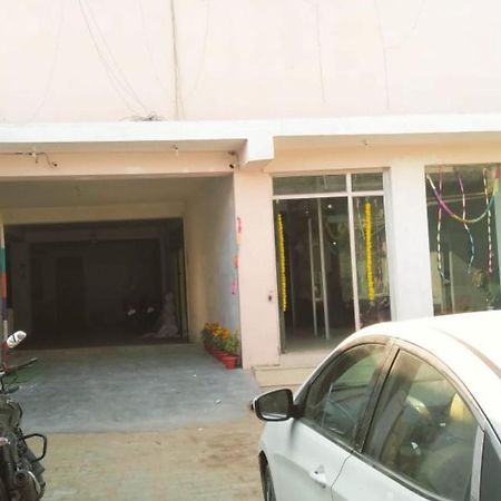 The Magnum Bed & Breakfast New Delhi Exterior photo