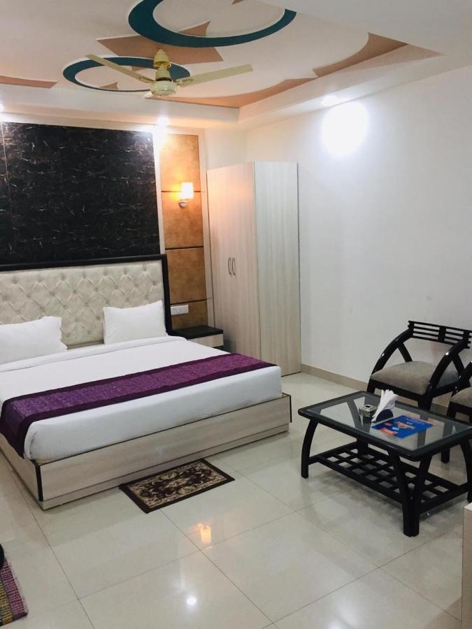 The Magnum Bed & Breakfast New Delhi Exterior photo